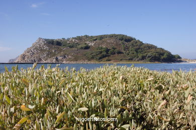 THE LAKE OF  THE CHILDREN - CIES ISLANDS