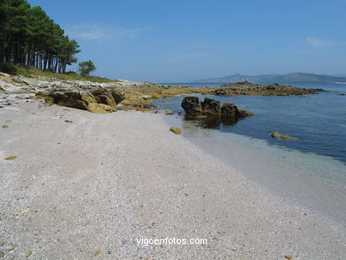 PRAIA MARGARIDAS. ILHAS CIES