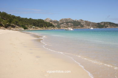 BEACH OF SAN MARTIÑO - CIES ISLANDS