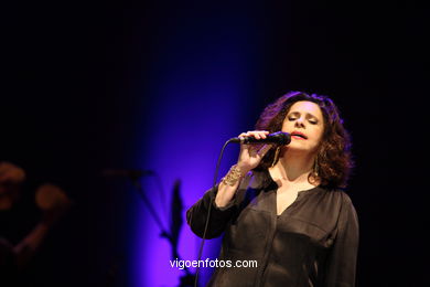 GAL COSTA - CONCIERTO EN CASTRELOS - VIGO