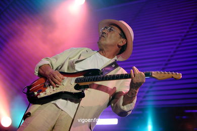 JOAQUIN SABINA - CONCERT - VIGO