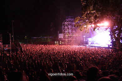 ARTIC MONKEYS - CONCERT IN CASTRELOS - VIGO (SPAIN)