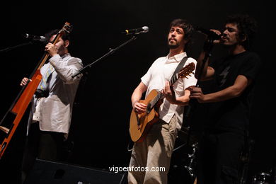 CAFE TACVBA EM CONCERTO - FESTIVAL PARA VIGO VOU-ME - CASTRELOS