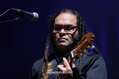 CAFE TACVBA EM CONCERTO - FESTIVAL PARA VIGO VOU-ME - CASTRELOS