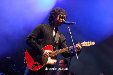 DJAVAN EM CONCERTO- FESTIVAL PARA VIGO VOU-ME - CASTRELOS