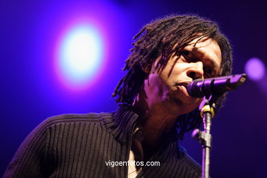 DELUXE CONCERT. VIGO