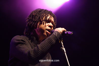 DJAVAN EN CONCIERTO- FESTIVAL PARA VIGO ME VOY - CASTRELOS