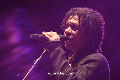 DJAVAN EN CONCIERTO- FESTIVAL PARA VIGO ME VOY - CASTRELOS