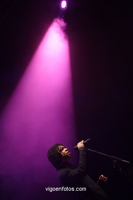 DJAVAN EM CONCERTO- FESTIVAL PARA VIGO VOU-ME - CASTRELOS