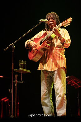 MILTON NASCIMENTO - FESTIVAL OF MUSIC VIGO ME VOY 2006- CASTRELOS