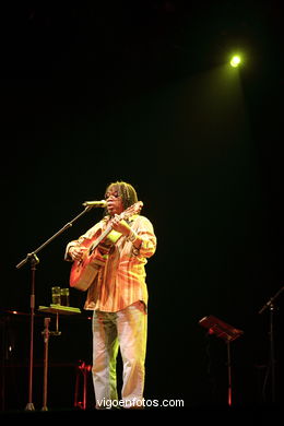 MILTON NASCIMENTO - FESTIVAL PARA VIGO ME VOY 2006- CASTRELOS