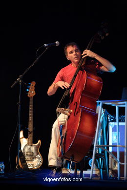 MILTON NASCIMENTO - FESTIVAL OF MUSIC VIGO ME VOY 2006- CASTRELOS