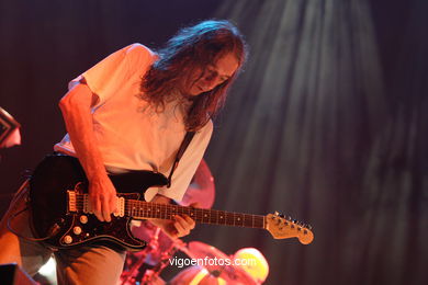 ROSENDO EM CONCERTO. VIGO