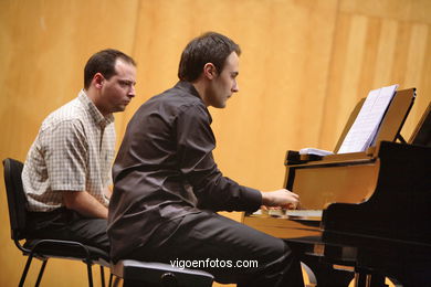 DÚO DE PIANOS SCARAMOUCHE