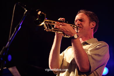 JOSÉ MARÍA CARLÉS - JAZZ. II FESTIVAL DE VIGO IMAXINASONS 2006