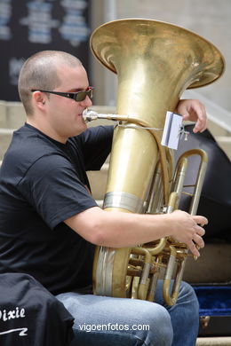 MR. DIXIE JAZZ BAND - JAZZ. II FESTIVAL DE VIGO IMAXINASONS 2006