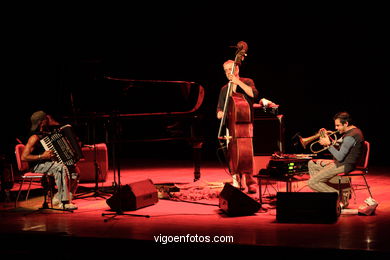 PAOLO FRESU P.A.F. TRÍO - JAZZ. II FESTIVAL DE VIGO IMAXINASONS 2006