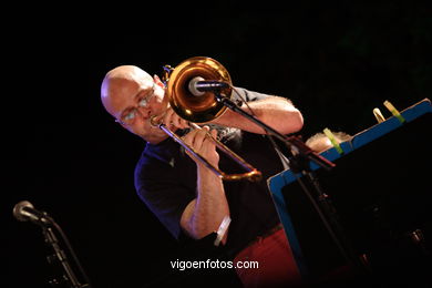 ITALIAN INSTABILE ORCHESTRA  - JAZZ. II FESTIVAL DE VIGO IMAXINASONS 2006