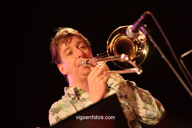 WILLIEM BREUKER KOLLEKTIEF - JAZZ. II FESTIVAL DE VIGO IMAXINASONS 2006