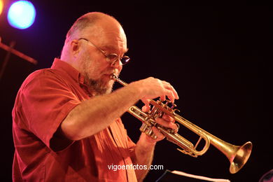 WILLIEM BREUKER KOLLEKTIEF - JAZZ. II FESTIVAL DE VIGO IMAXINASONS 2006