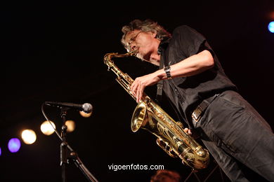 WILLIEM BREUKER KOLLEKTIEF - JAZZ. II FESTIVAL DE VIGO IMAXINASONS 2006