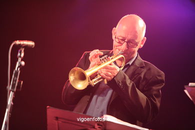 WILLIEM BREUKER KOLLEKTIEF - JAZZ. II FESTIVAL DE VIGO IMAXINASONS 2006