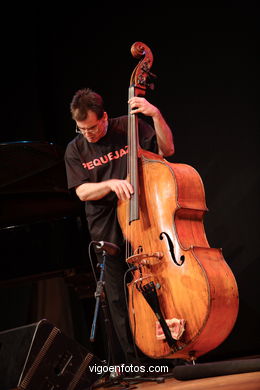 JOAN SANMARTÍ - JAZZ. II FESTIVAL DE VIGO IMAXINASONS 2006