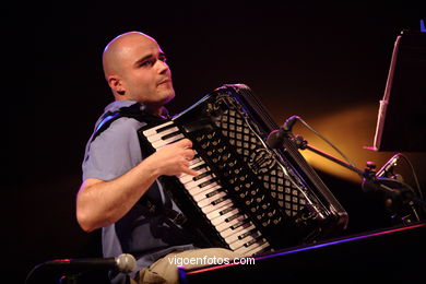 VICTOR PRIETO TRÍO - JAZZ. II FESTIVAL DE VIGO IMAXINASONS 2006