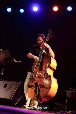 VICTOR PRIETO TRÍO - JAZZ. II FESTIVAL DE VIGO IMAXINASONS 2006