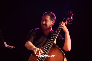 VICTOR PRIETO TRÍO - JAZZ. II FESTIVAL DE VIGO IMAXINASONS 2006