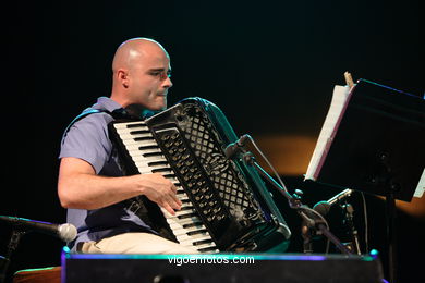 VICTOR PRIETO TRÍO - JAZZ. II FESTIVAL DE VIGO IMAXINASONS 2006