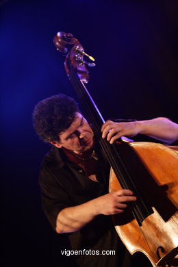 CARLOS BICA - TRÍO AZUL - JAZZ. III FESTIVAL DE VIGO IMAXINASONS 2007