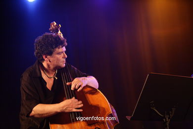 CARLOS BICA - TRÍO AZUL - JAZZ. III FESTIVAL OF VIGO (SPAIN) IMAXINASONS 2007