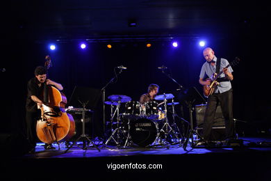 CARLOS BICA - TRÍO AZUL - JAZZ. III FESTIVAL OF VIGO (SPAIN) IMAXINASONS 2007