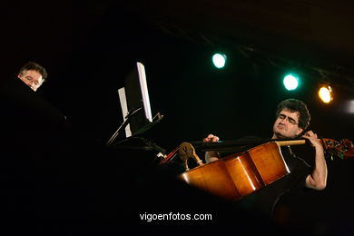 RENAUD GARCÍA-FONS - JEAN-LOUIS MARTINIER - JAZZ. III FESTIVAL OF VIGO (SPAIN) IMAXINASONS 2007