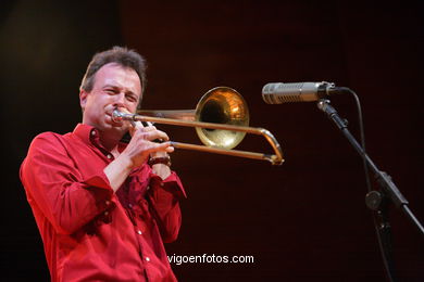 HENRI TEXIER STRADA SEXTET - JAZZ. III FESTIVAL OF VIGO (SPAIN) IMAXINASONS 2007