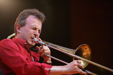 HENRI TEXIER STRADA SEXTET - JAZZ. III FESTIVAL OF VIGO (SPAIN) IMAXINASONS 2007