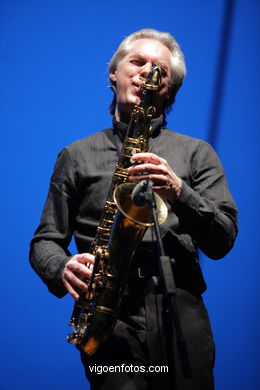 JAN GARBAREK GROUP FEATURING MANU KATCHE - JAZZ. III FESTIVAL DE VIGO IMAXINASONS 2007