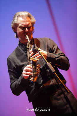 JAN GARBAREK GROUP FEATURING MANU KATCHE - JAZZ. III FESTIVAL OF VIGO (SPAIN) IMAXINASONS 2007