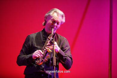 JAN GARBAREK GROUP FEATURING MANU KATCHE - JAZZ. III FESTIVAL OF VIGO (SPAIN) IMAXINASONS 2007