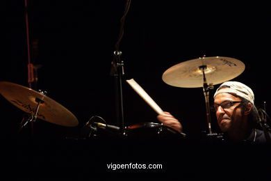 JAN GARBAREK GROUP FEATURING MANU KATCHE - JAZZ. III FESTIVAL OF VIGO (SPAIN) IMAXINASONS 2007