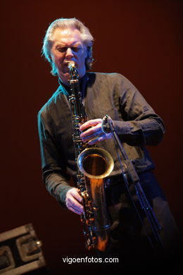 JAN GARBAREK GROUP FEATURING MANU KATCHE - JAZZ. III FESTIVAL OF VIGO (SPAIN) IMAXINASONS 2007