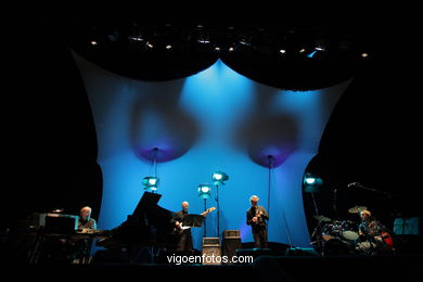 JAN GARBAREK GROUP FEATURING MANU KATCHE - JAZZ. III FESTIVAL OF VIGO (SPAIN) IMAXINASONS 2007