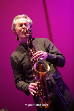 JAN GARBAREK GROUP FEATURING MANU KATCHE - JAZZ. III FESTIVAL DE VIGO IMAXINASONS 2007