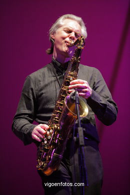 JAN GARBAREK GROUP FEATURING MANU KATCHE - JAZZ. III FESTIVAL DE VIGO IMAXINASONS 2007