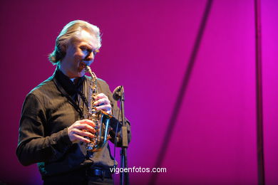 JAN GARBAREK GROUP FEATURING MANU KATCHE - JAZZ. III FESTIVAL DE VIGO IMAXINASONS 2007