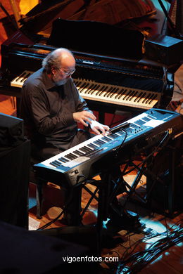 JAN GARBAREK GROUP FEATURING MANU KATCHE - JAZZ. III FESTIVAL OF VIGO (SPAIN) IMAXINASONS 2007