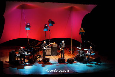 JAN GARBAREK GROUP FEATURING MANU KATCHE - JAZZ. III FESTIVAL OF VIGO (SPAIN) IMAXINASONS 2007