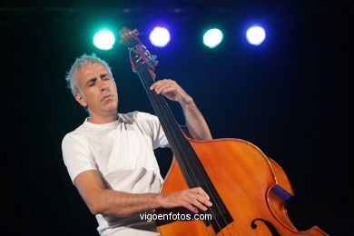 KIN GARCÍA TRIO - JAZZ. III FESTIVAL OF VIGO (SPAIN) IMAXINASONS 2007