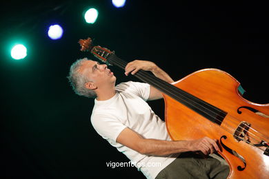 KIN GARCÍA TRIO - JAZZ. III FESTIVAL OF VIGO (SPAIN) IMAXINASONS 2007